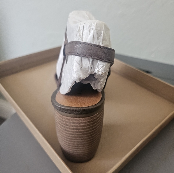 New in Box, Lucky Brand, Size 11, Brown/Carafe LK-Xarissa sandals/heels - Picture 3 of 6